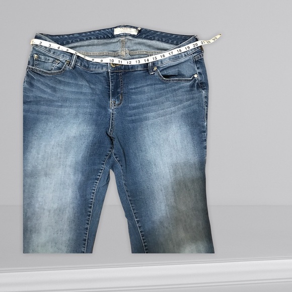 MTorrid relaxed boot cut jeans - Picture 8 of 9